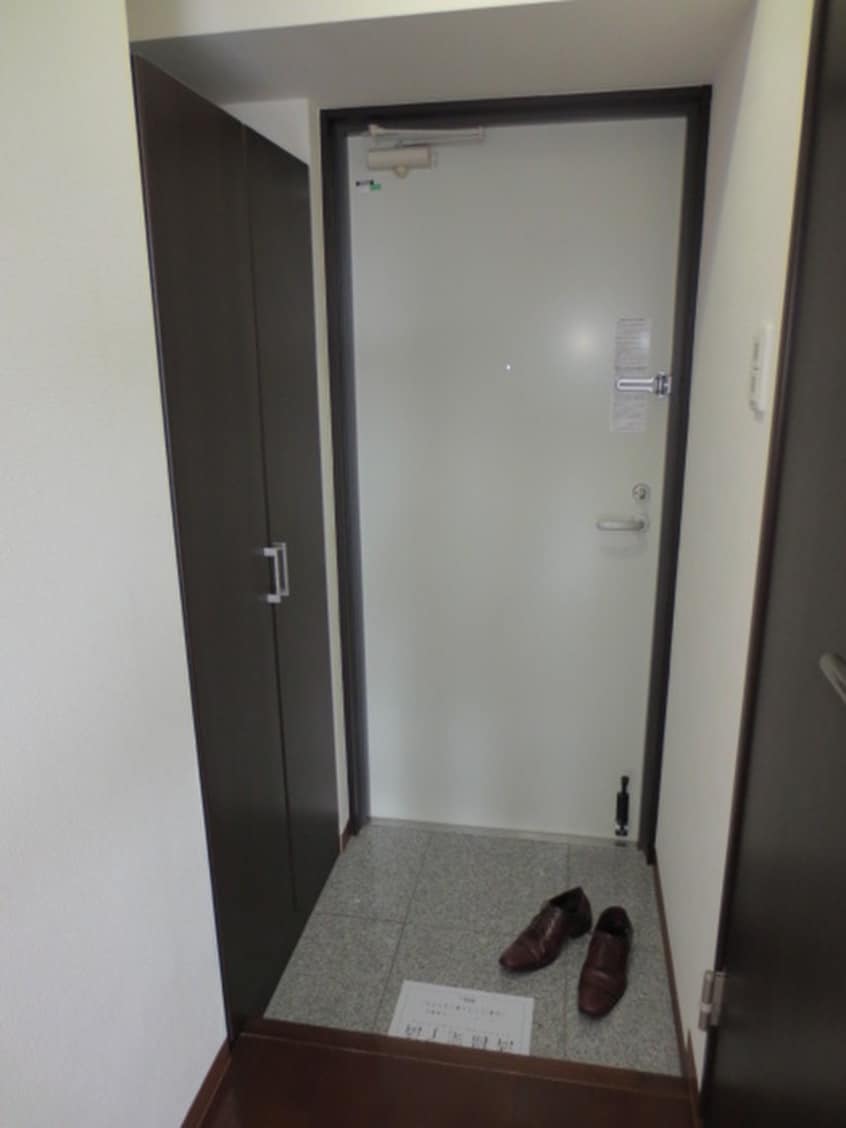 玄関 エ－フィ－ルズ新田東