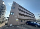 シェモア泉中央の外観