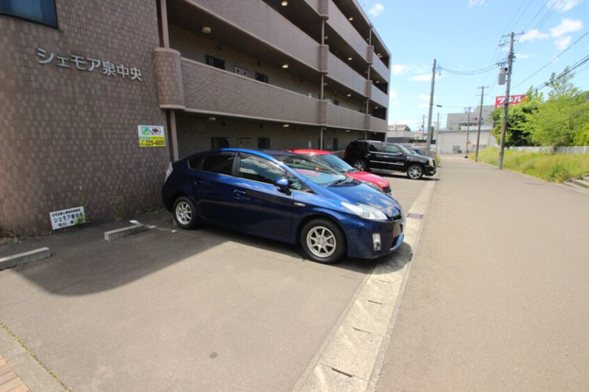 駐車場 シェモア泉中央