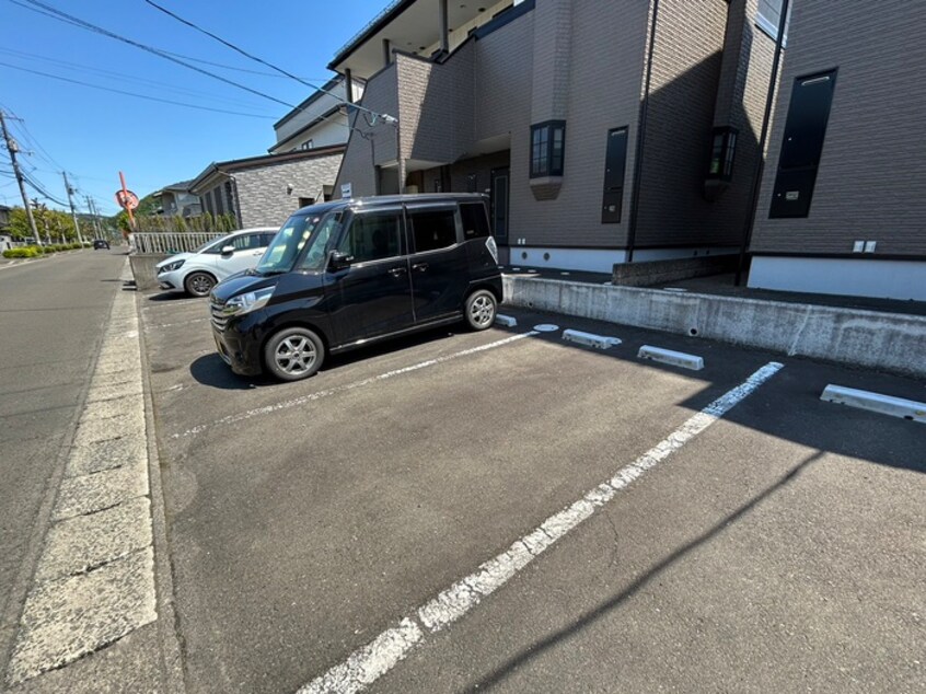 駐車場 ロワ－ル弐番館