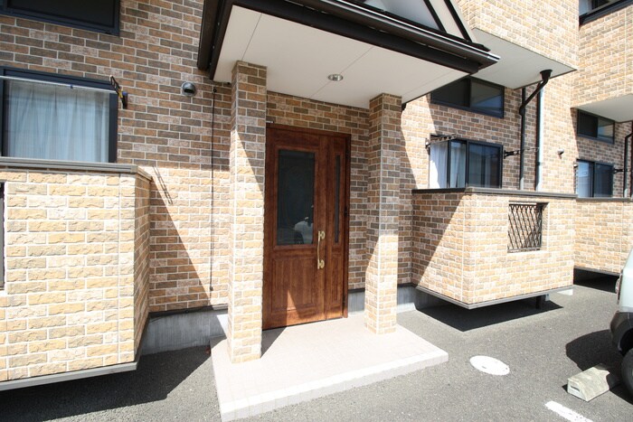 エントランス部分 エスポワ－ル・シャト－愛子Ⅰ