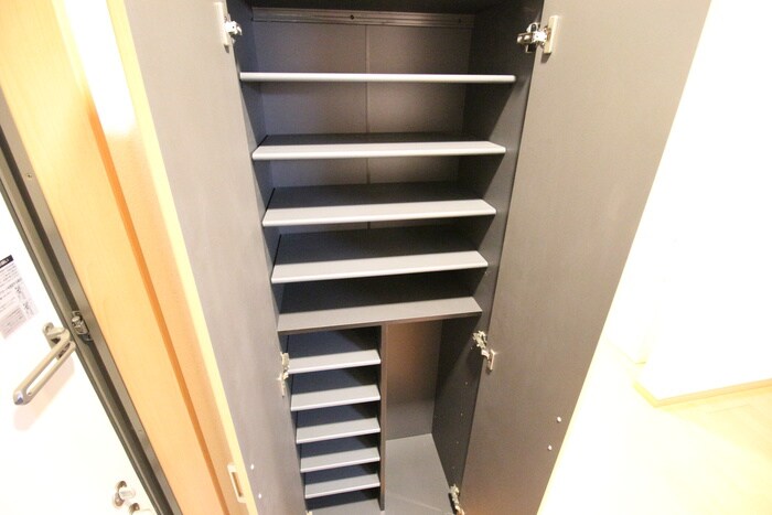 靴箱 エスポワ－ル・シャト－愛子Ⅰ