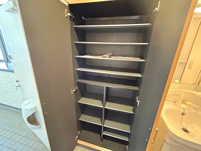 靴箱 エスポワ－ル・シャト－愛子Ⅰ