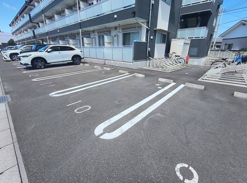 駐車場 リブリ・１