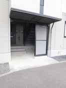 エントランス部分 グランディ－ル下馬Ｂ