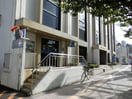 七十七銀行荒町支店(銀行)まで402m パークフラッツ五橋