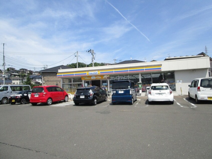 ミニストップ(コンビニ)まで600m コーポスズキＢ棟