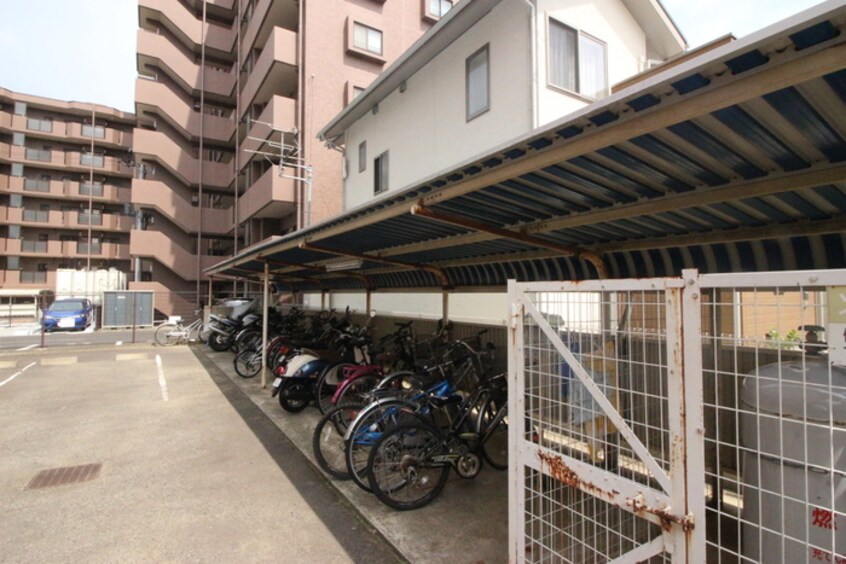 駐輪場 ロイヤルヒルズ柳生Ⅲ