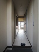 玄関 ロイヤルヒルズ柳生Ⅲ