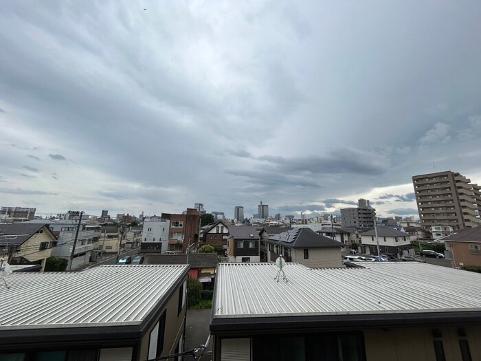 室内からの展望 ｼｬﾝｸﾞﾘﾗ福沢