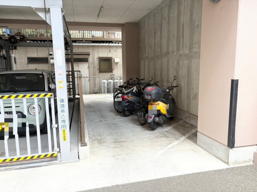 駐輪場 メズュ－セラ五橋