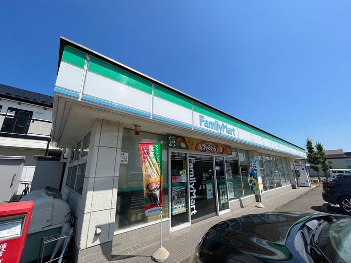 ファミリーマート 名取大手町五丁目店(コンビニ)まで50m アーバンシティ名取大手町（南）