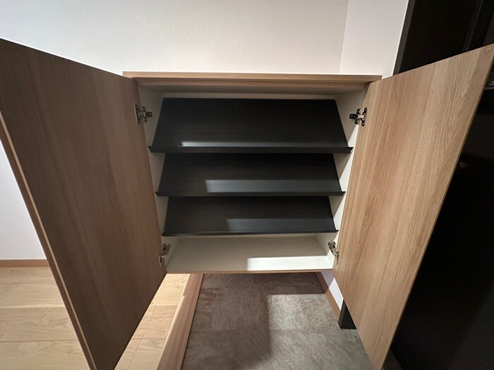 靴箱 アリオール一番町