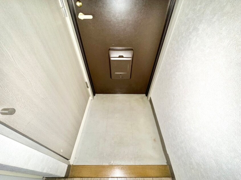 玄関 ヴァンデメ－ル五橋