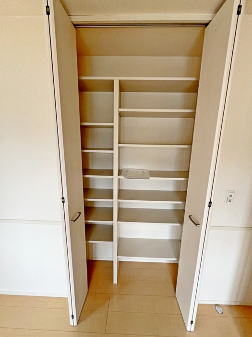 収納 ヴェ・フォーレ