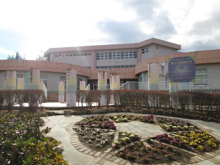 北中山小学校(小学校)まで250m ヴェ・フォーレ