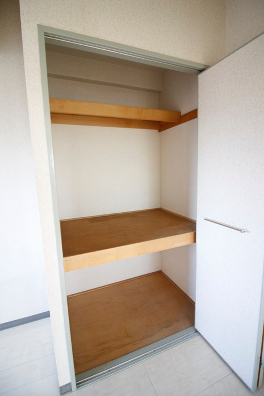 収納 ロイヤルヒルズ表柴田