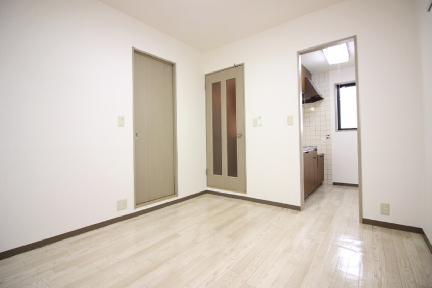 居室 クレスト－ル市名坂(1階・2階)