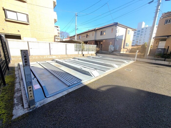 駐車場 メゾン霊屋