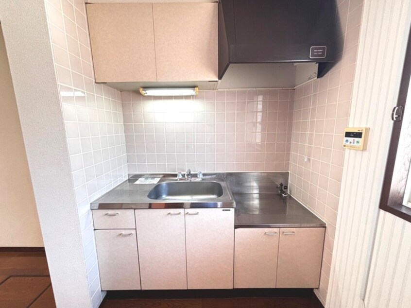 キッチン ネオファミーユ大和　Ｂ