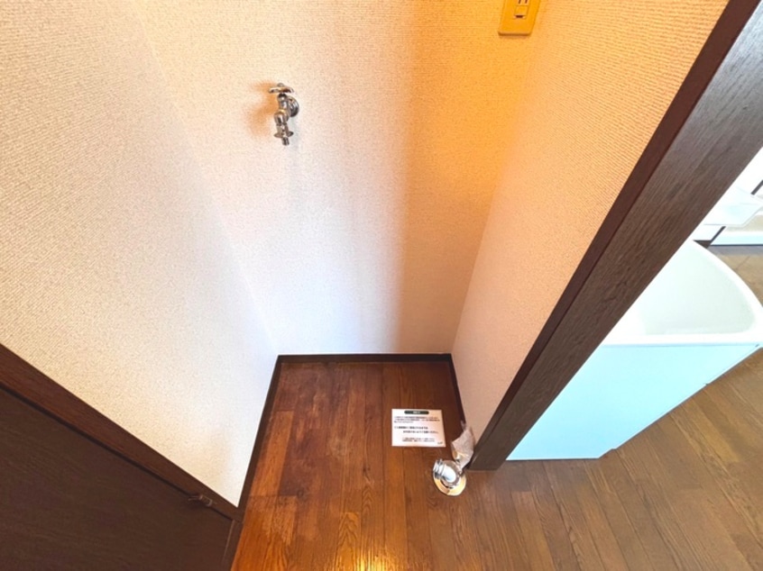 洗濯機置場 ネオファミーユ大和　Ｂ