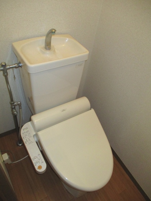 トイレ エスポアール荒井