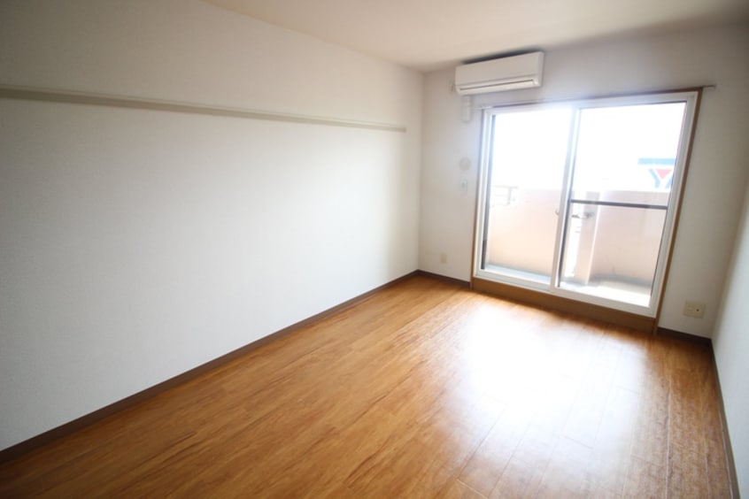 居室 トライアムフ仙台