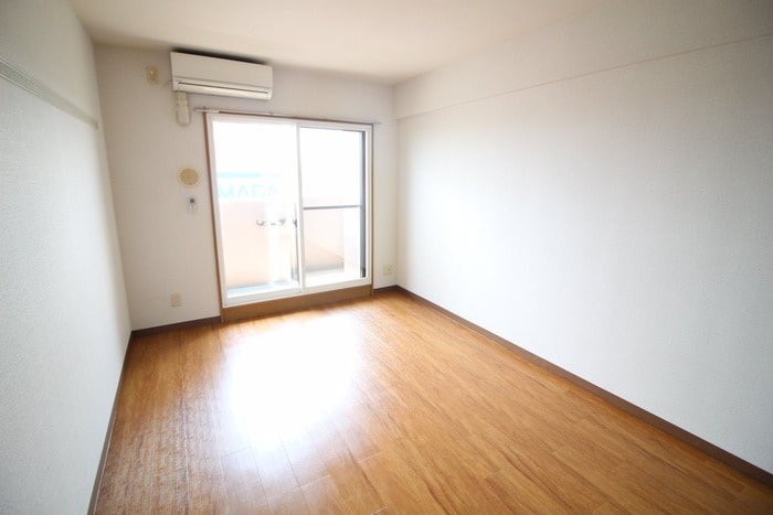 居室 トライアムフ仙台