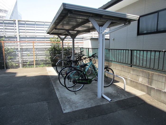 駐輪場 トライアムフ仙台