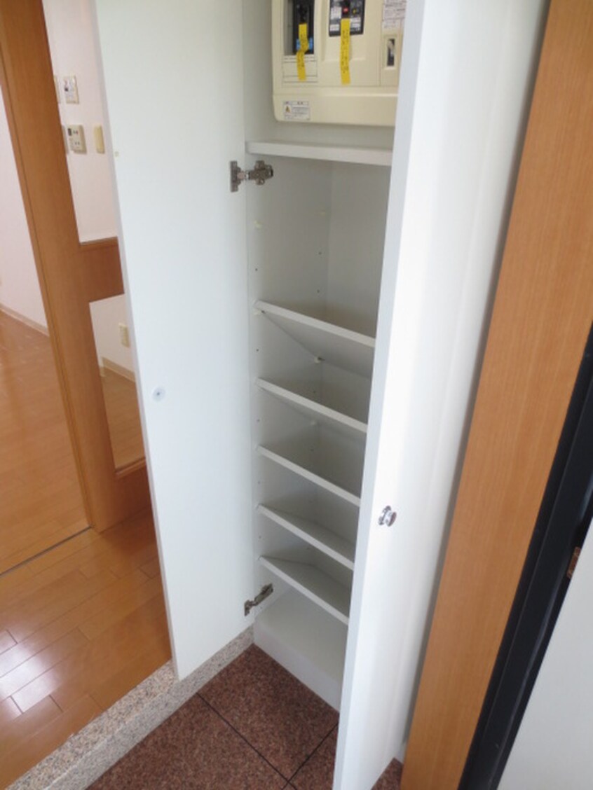 靴箱 クレスト連坊