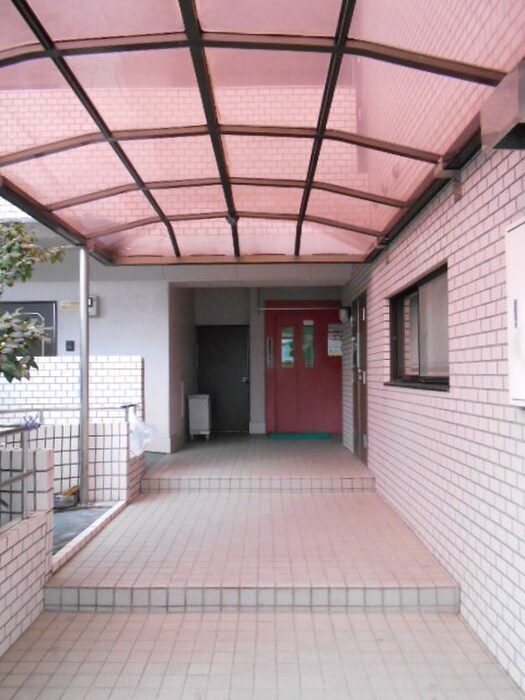 エントランス部分 メゾンドールヘンミ