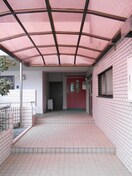 エントランス部分 メゾンドールヘンミ