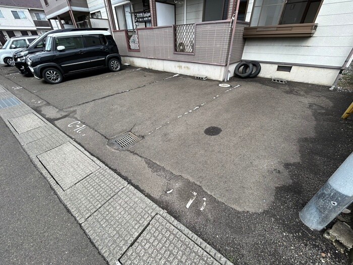 駐車場 コスモス