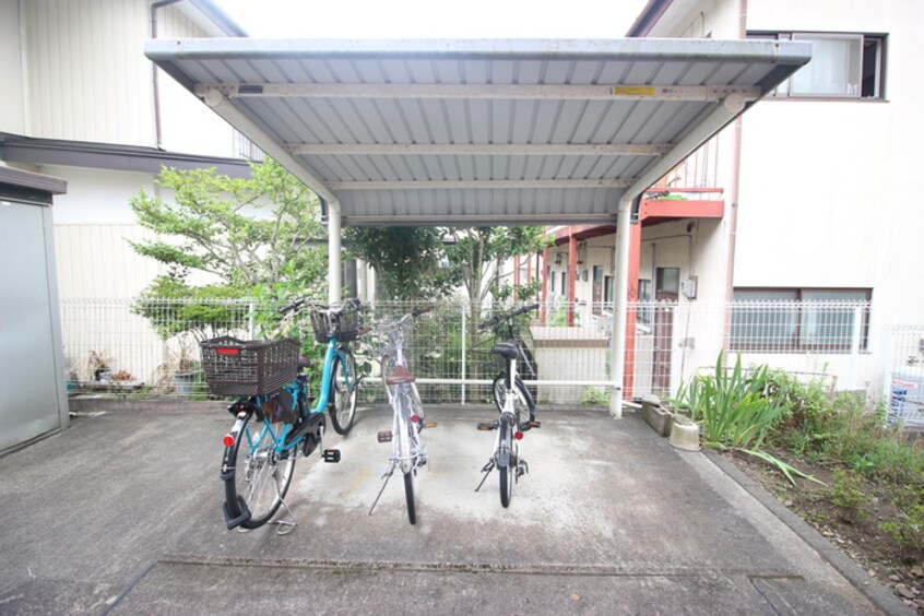 駐輪場 ｓｕｎｒｉｓｅ　ｈｉｌｌ