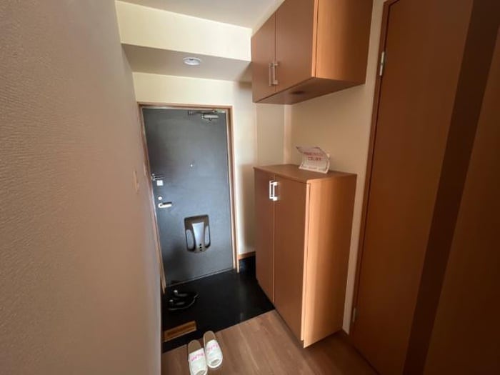 玄関 グランディ－ル泰英１号館