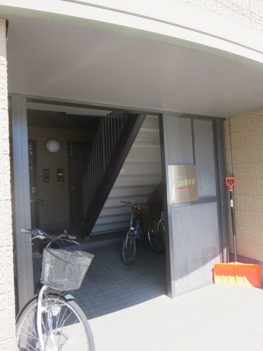 エントランス部分 パディ壱番館