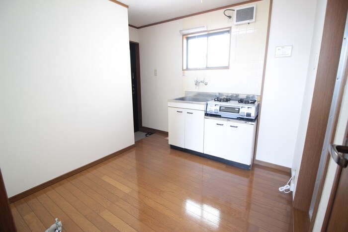 キッチン ＰＥＡＮＵＴＳ　８