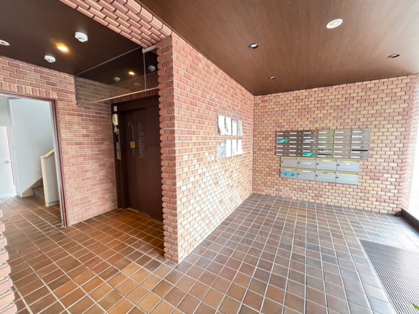 エントランス部分 エクセレント庄清