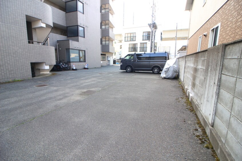 駐車場 リビングステージ東仙台