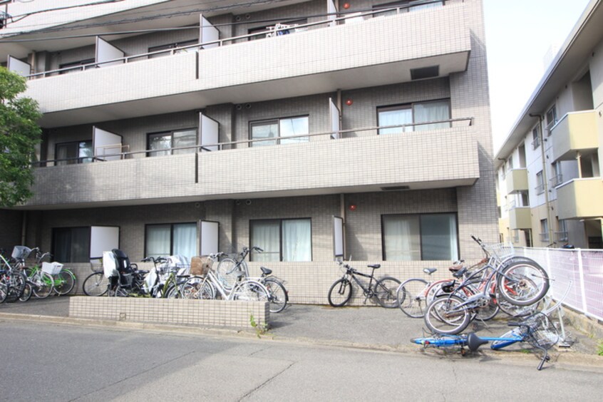 駐輪場 リビングステージ東仙台