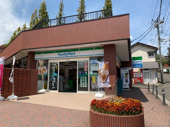 ファミリーマート東北福祉大店(スーパー)まで600m ハイツあけぼの