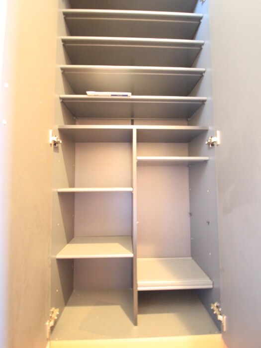 靴箱 エスポワ－ル・シャト－愛子Ⅲ