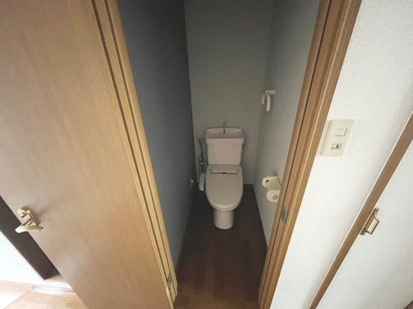 トイレ Ｃｏｒｎｅｌ　Ｄｏｒｍ