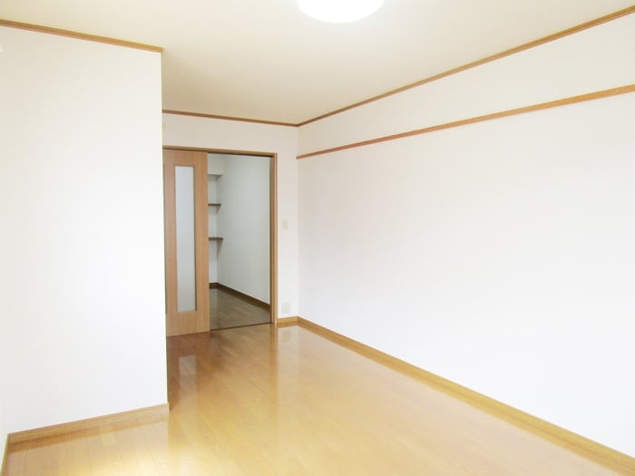 居室 茜館