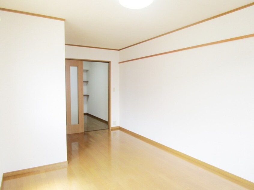 居室 茜館