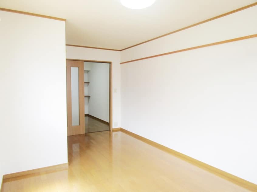 居室 茜館
