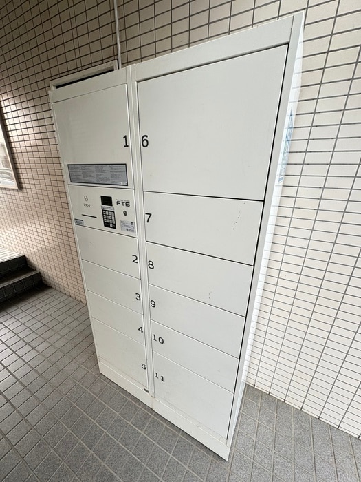 エントランス部分 アンソレイエ・ロジュマン