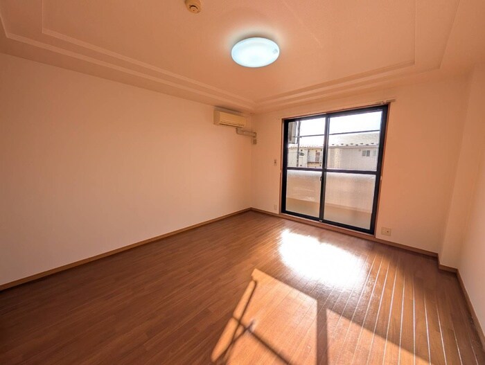 居室 ビュ－パ－トＫ