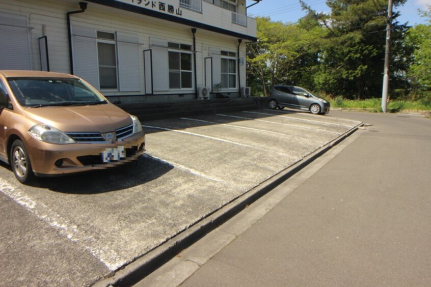 駐車場 ハイランド西勝山