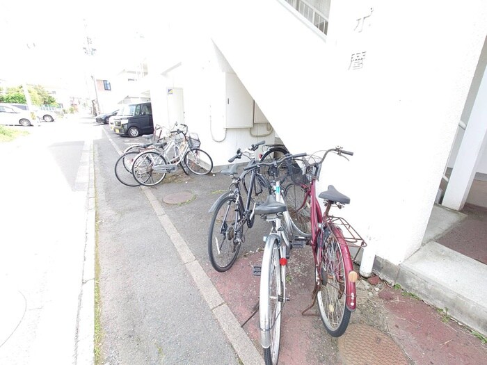 駐輪場 コーポ麿